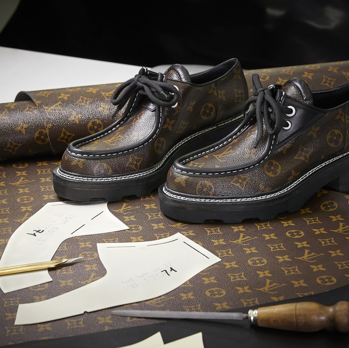 Las mejores ofertas en Botas negras para hombre Louis Vuitton