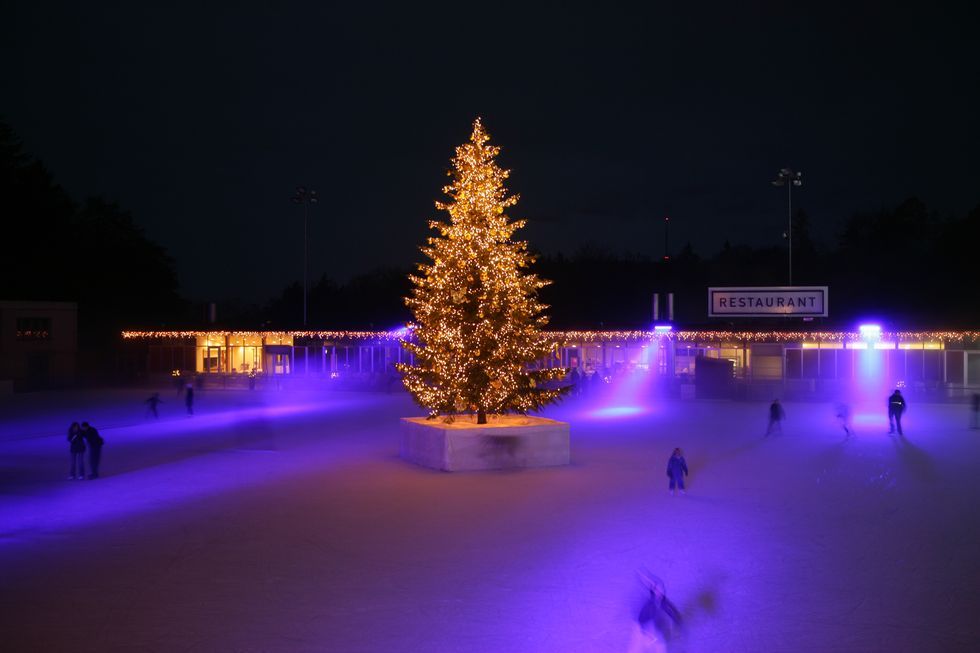 20+ Most Beautiful Christmas Decorations Around the World in Photos