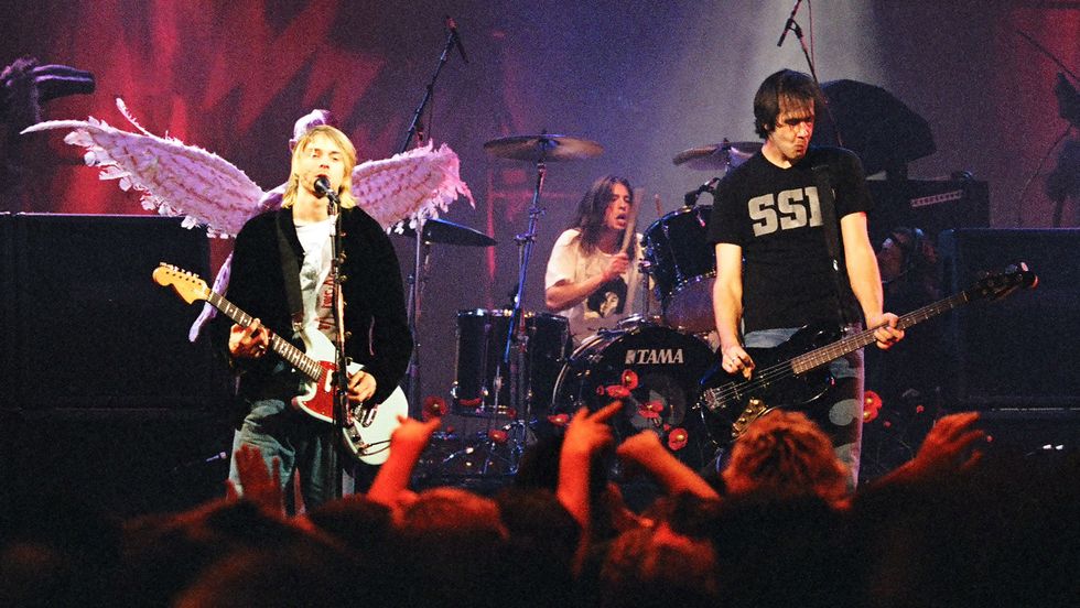 mtv live and loud nirvana performs live   december 1993