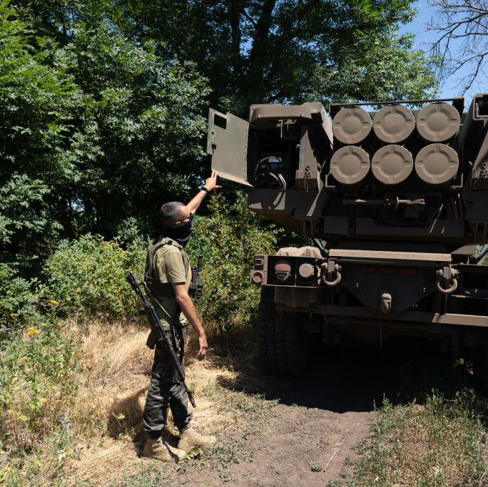 The U.S. Secretly Restricted HIMARS Rockets Bound for Ukraine