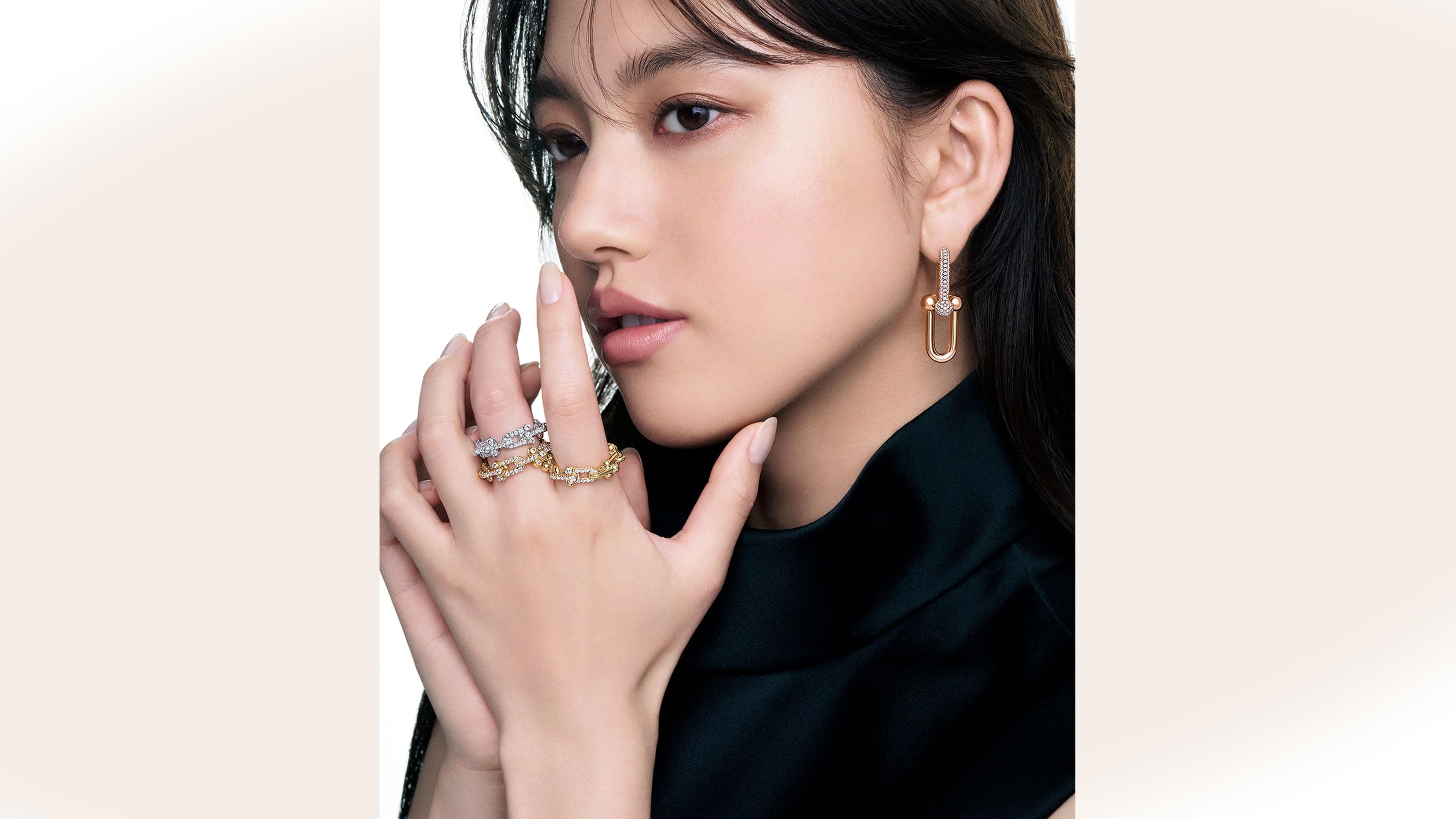 ティファニー♡様 清原果耶さんがまとうティファニーのアイコンジュエリー