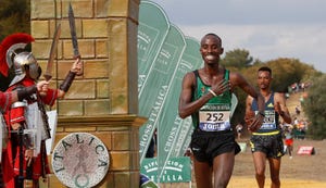 el burundes rodrigue kwizera se proclama vencedor de la xxxix edicion del cross de italica celebrado este domingo en la localidad sevillana de santiponce