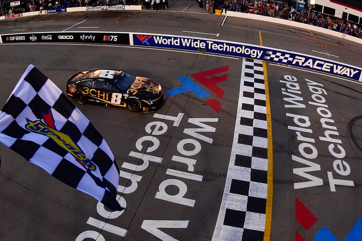 Kyle Busch Survives 5 Restarts for Overtime NASCAR Cup Win at WWTR