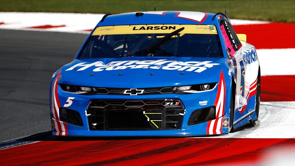 nascar cup series bank of america roval 400 kyle larson