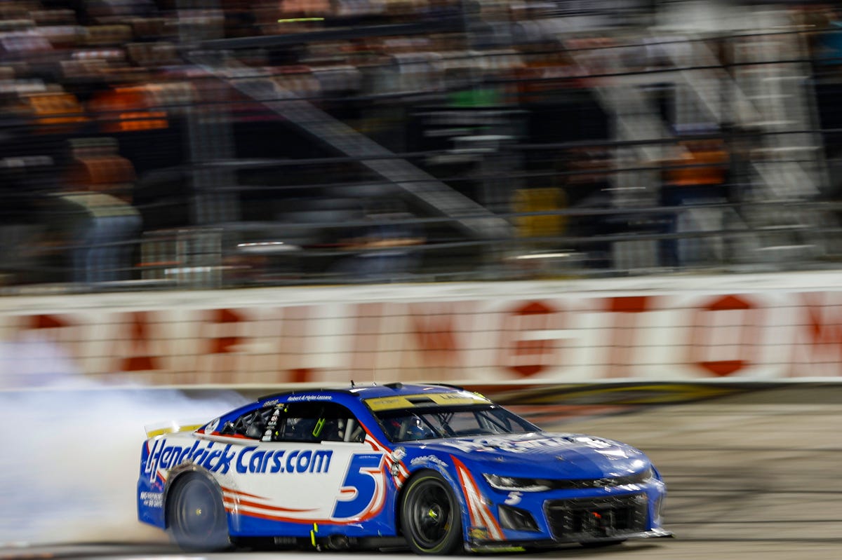 NASCAR Darlington Results, Notes: Kyle Larson, Chevy hold off Strong ...