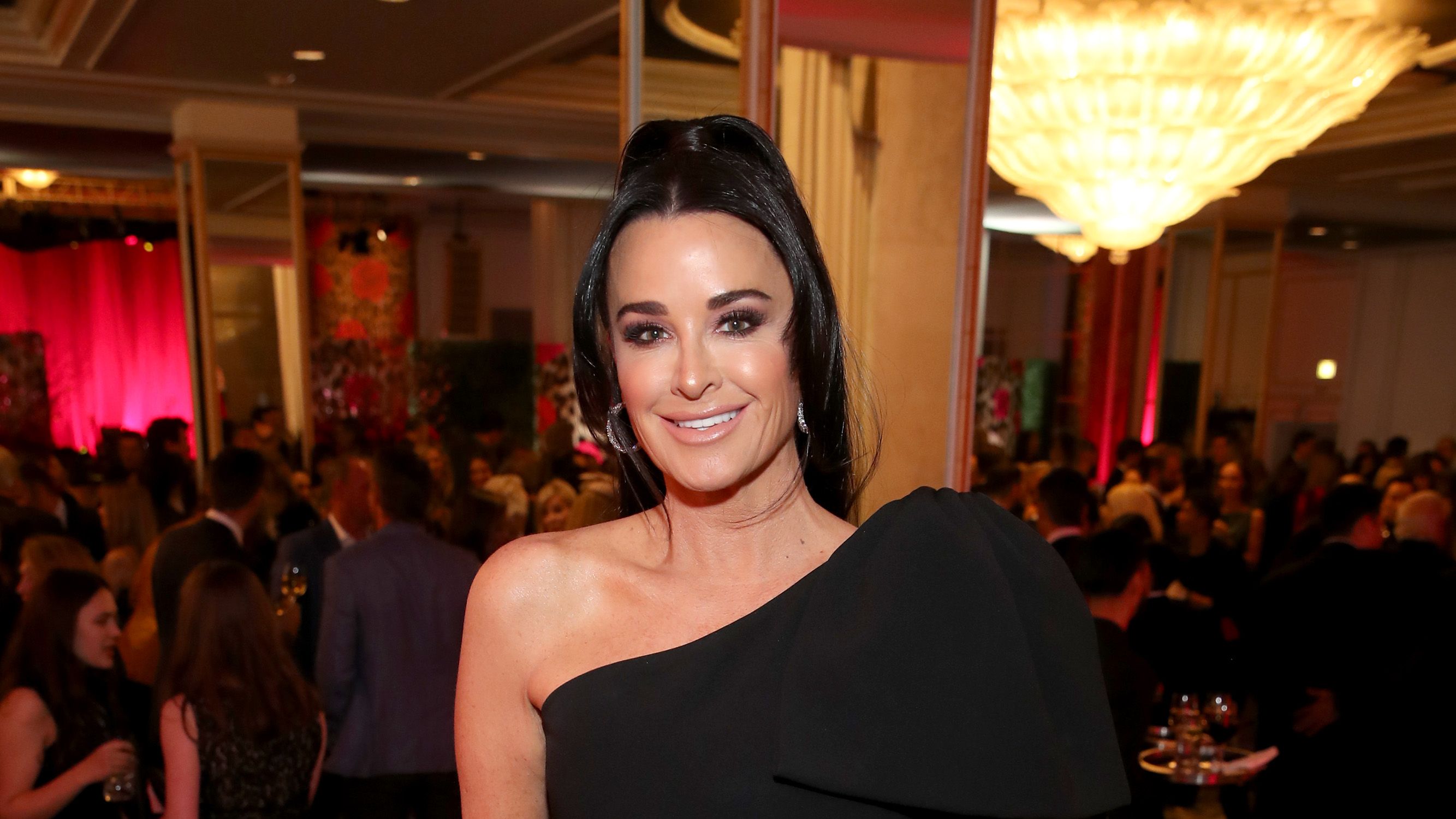 Real Housewives' Star Kyle Richards Gives Us The 'How I Met Your