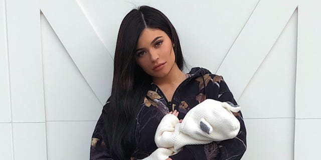 Kylie Jenner Wears Engagement-Like Ring in Stormi Photo - Kylie Jenner ...