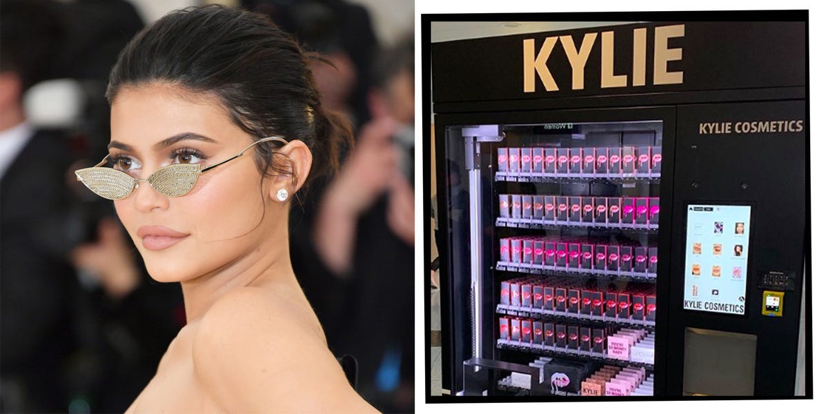 Kylie Jenner Greets Fans at Her First-Ever Pop-Up Shop!: Photo