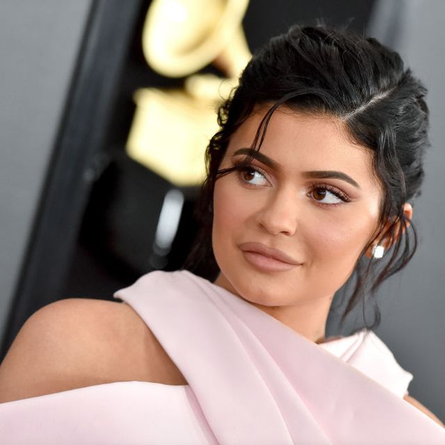 kylie jenner assistant victoria villarroel quits to become instagram influencer