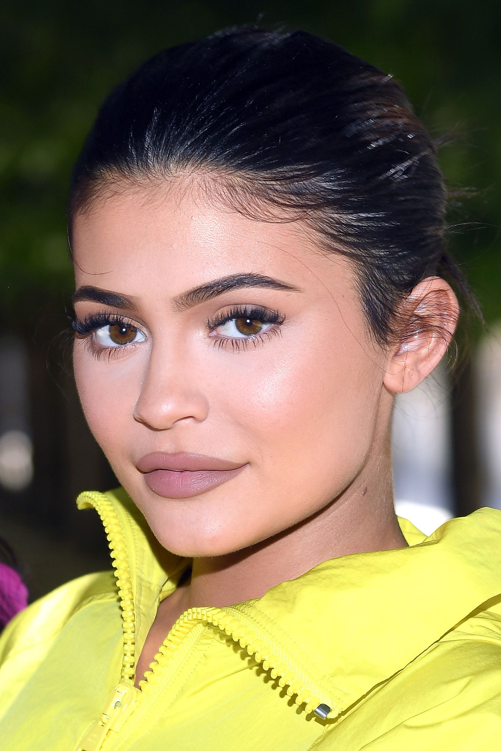 Kylie Jenner's Lemon Vibes And Makeup Look For The Louis Vuitton