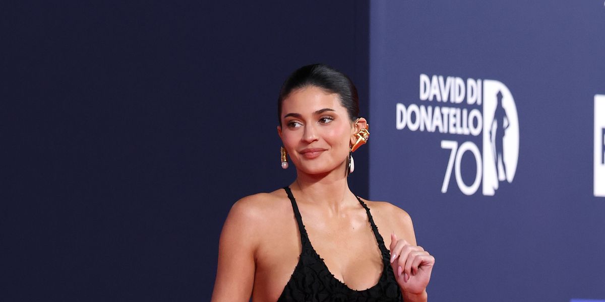 A Fan Begs Kylie Jenner for Her Boob Job Details—and She Delivers