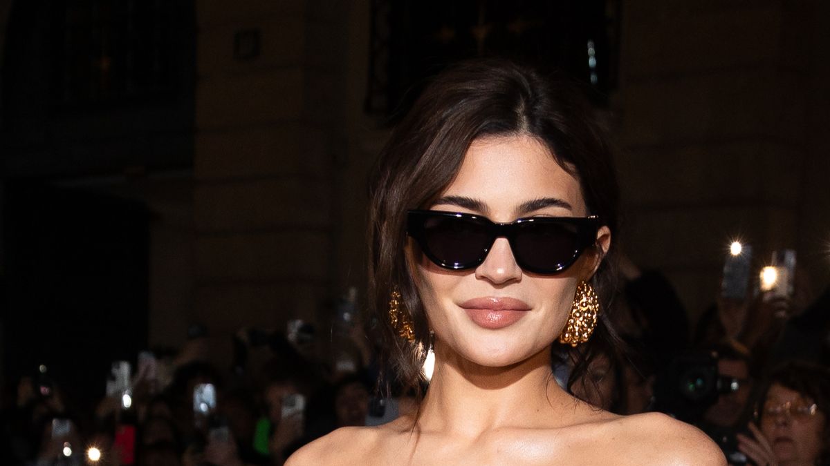Kylie Jenner Paired Her Strapless Bubble Dress With a Controversial Boot