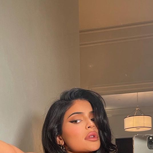 535px x 534px - Kylie Jenner Is, Once Again, Naked, Covered in Blood And Twitter Can't Stop  Making Period Jokes