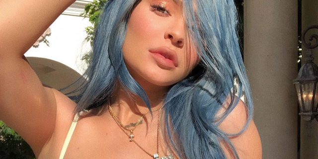 kylie jenner blue coachella wig 2018