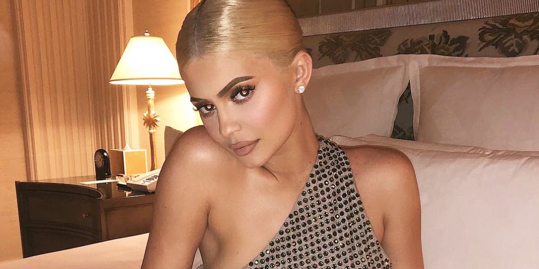 Kylie Jenner Shows Off Blonde Hair In Gucci Nightgown: Pic – Hollywood Life