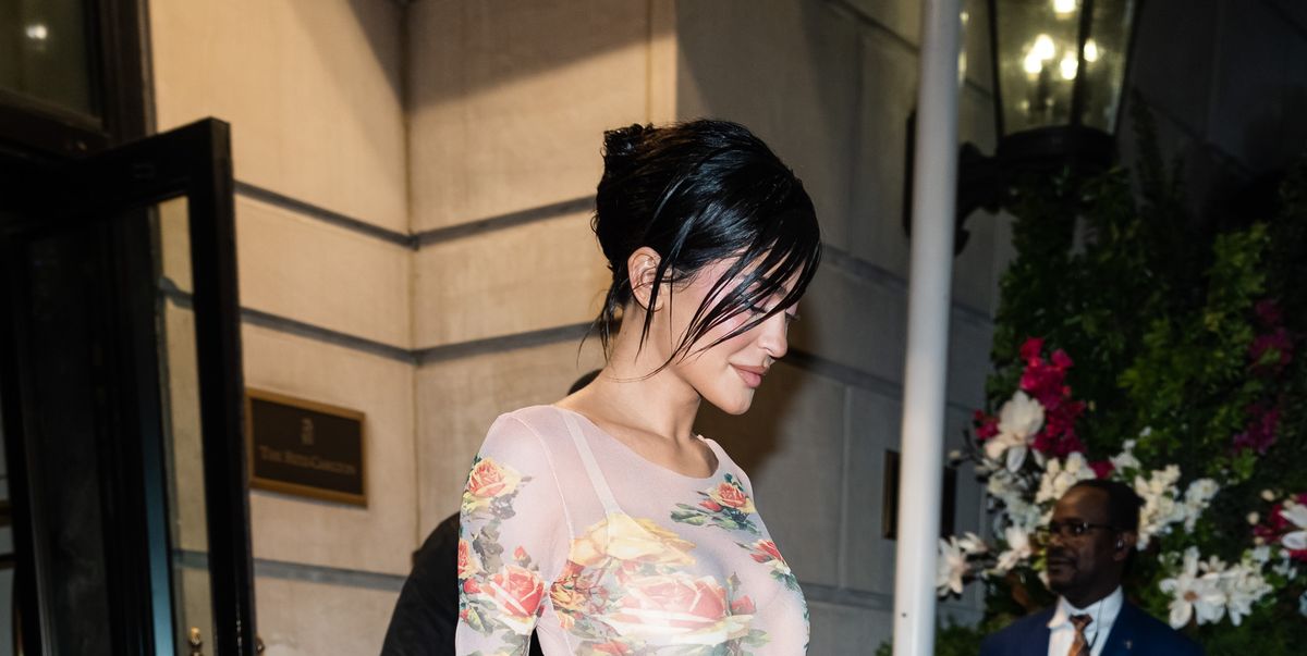 Kylie Jenner Nude Dress & Shoe Sheer Style – Footwear News