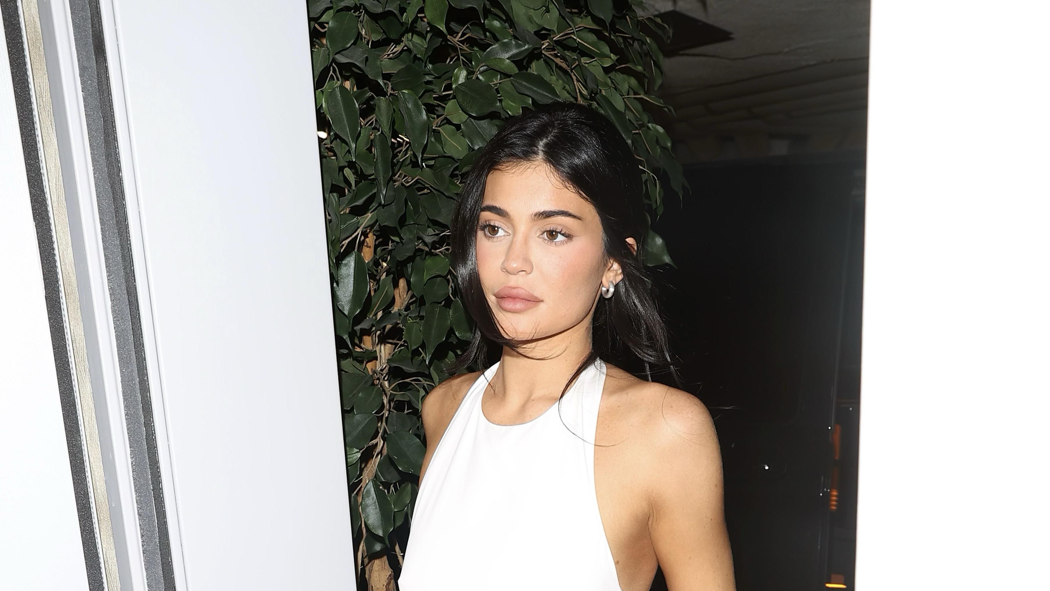 Kylie Jenner casually just started THE fashion trend of the summer