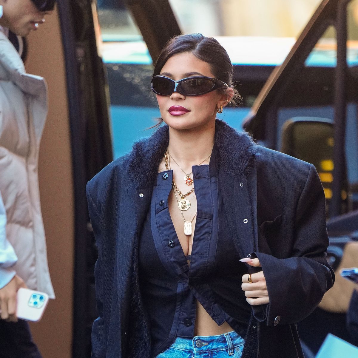 As Seen On Sunglasses: Kylie Jenner