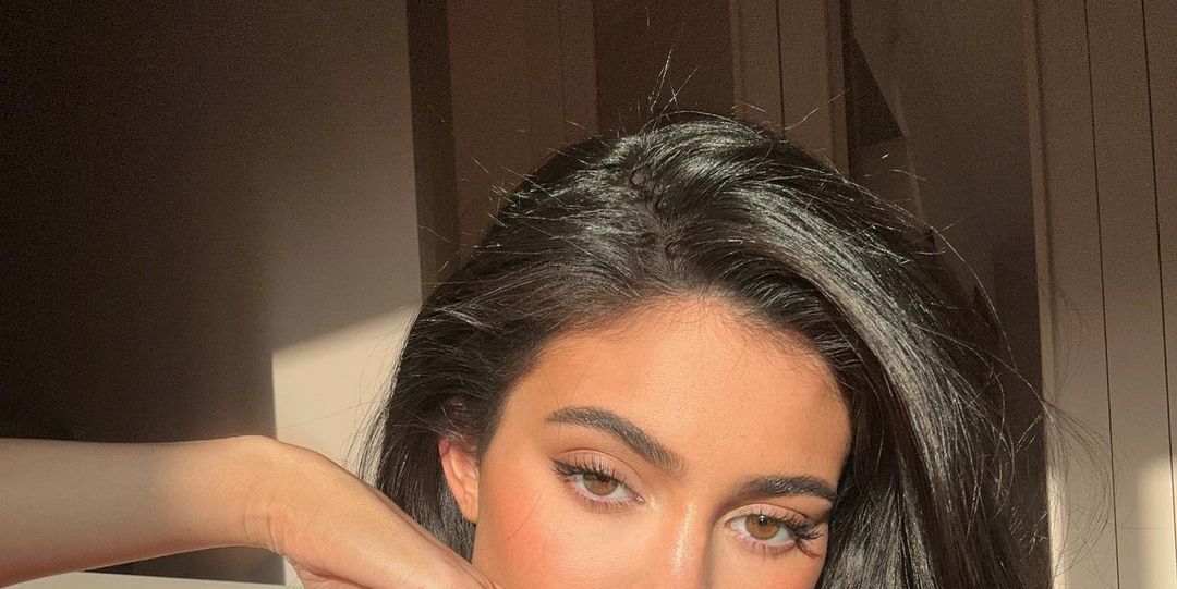 Kylie Jenner just admitted to getting her boobs done at 19
