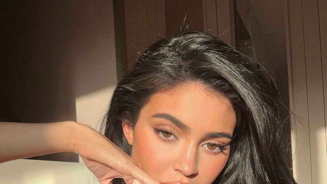 Kylie Jenner just admitted to getting her boobs done at 19