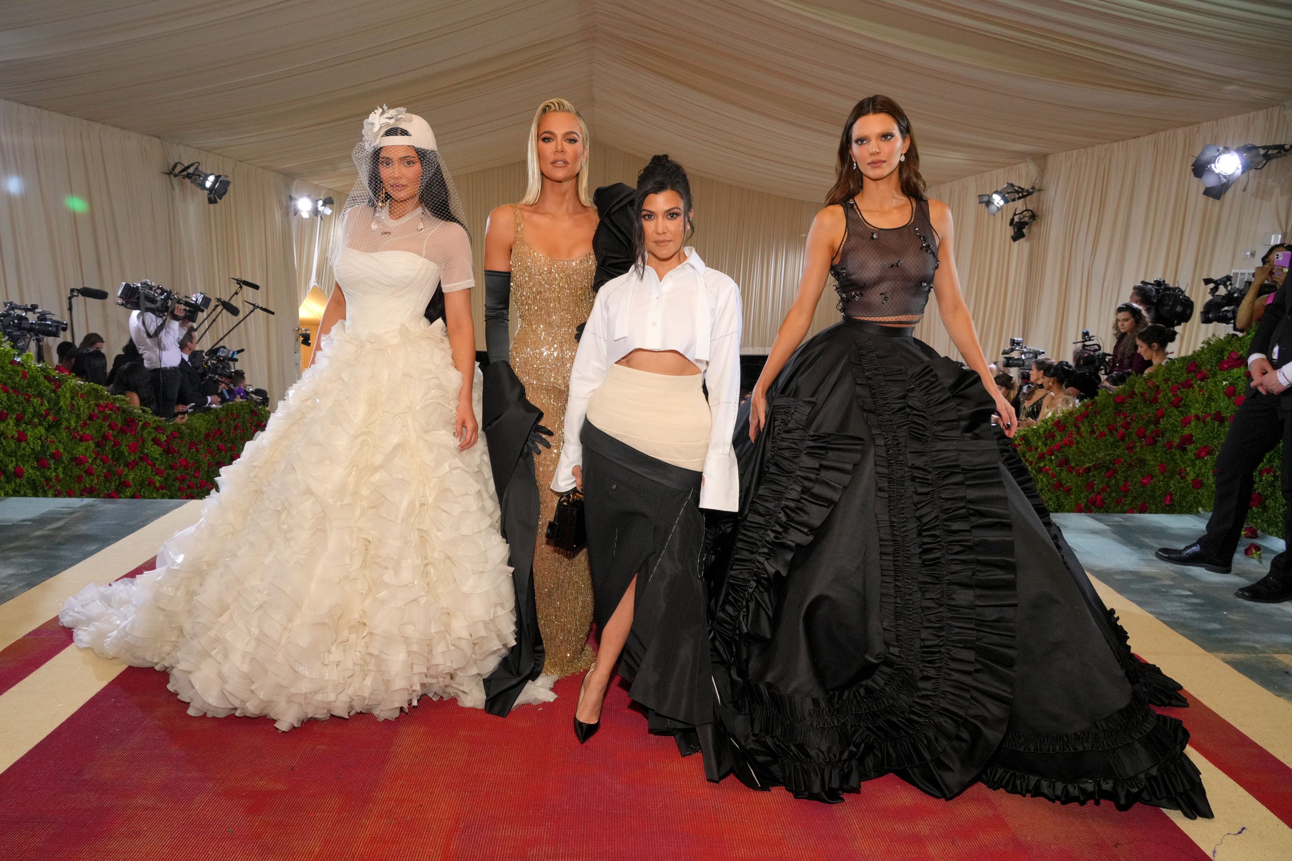 Kim Kardashian Sisters Banned Met Gala Anna Wintour