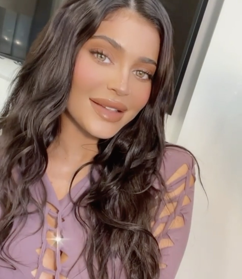 Kylie Jenner ditched her hair extensions and makeup for natural picture