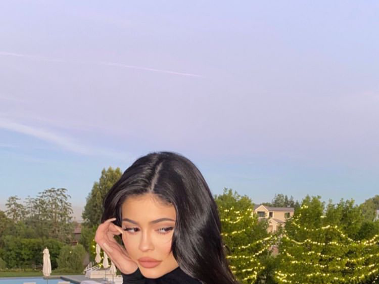 Kylie Jenner Shows Off Her Newly Sparse Walk-In Wardrobe And We Have So  Many Questions