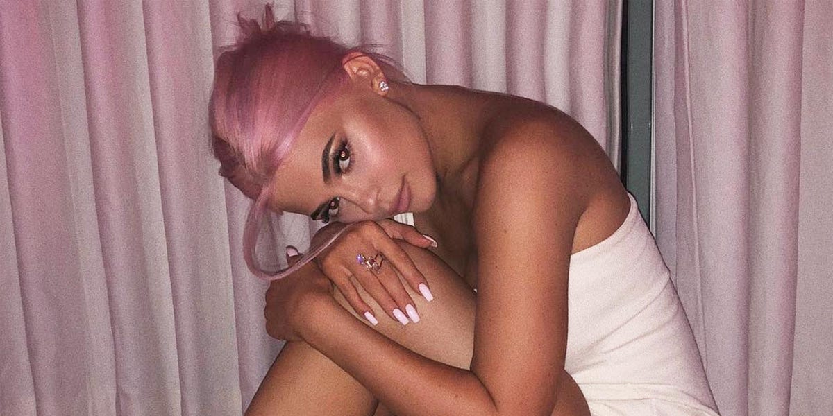 Kylie Jenner Dyed Her Hair Pink, and Now No One Knows What Year It Is