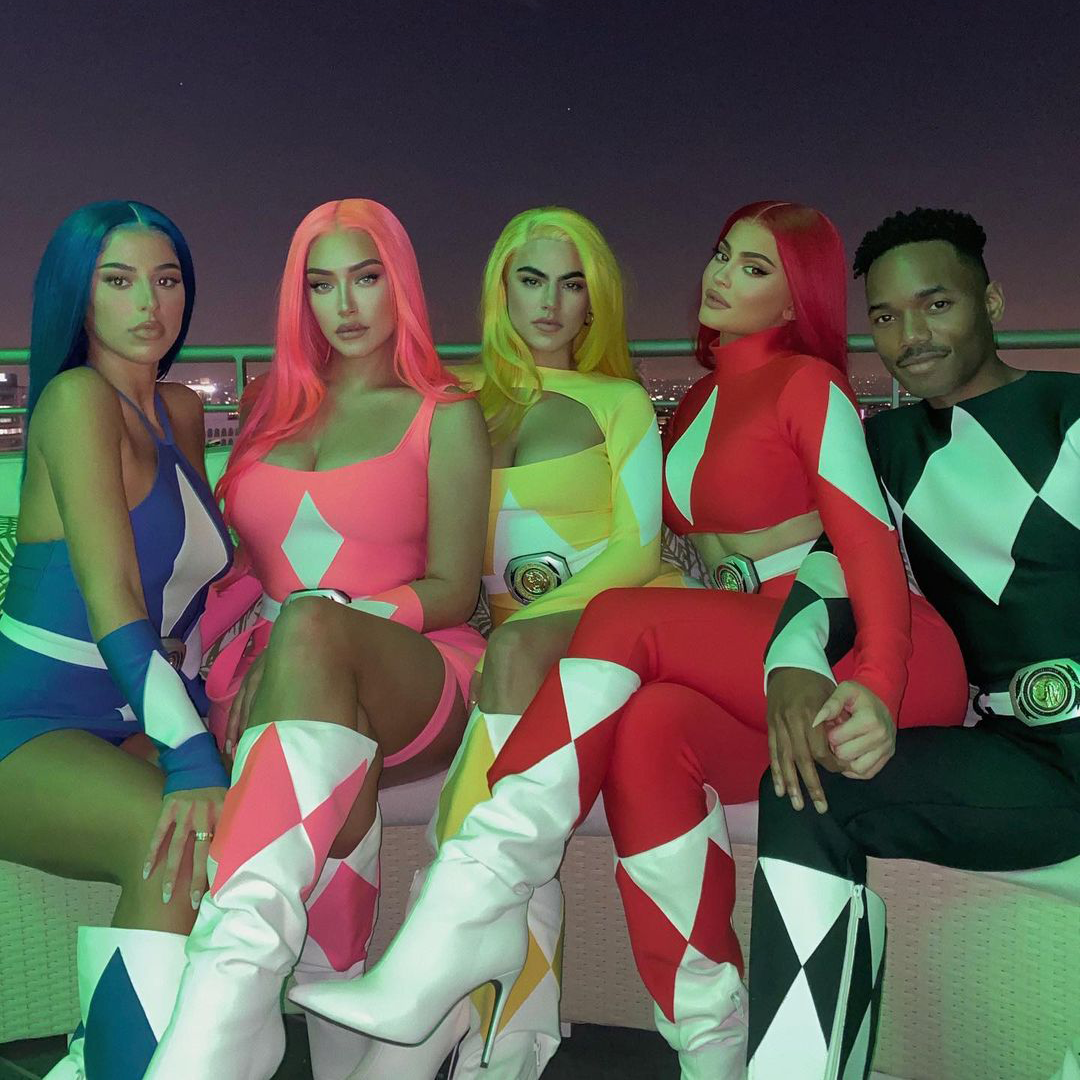 Group costumes for 5 discount