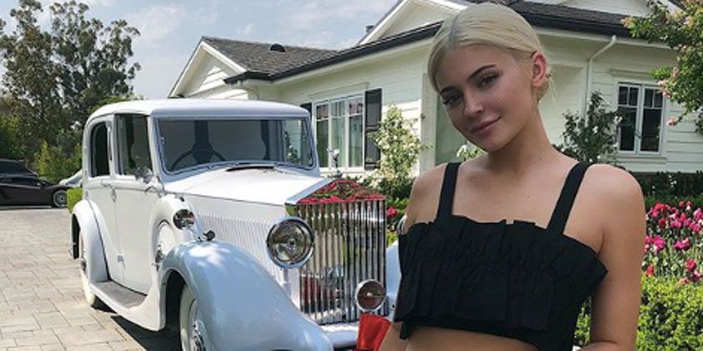 Kylie Jenner shows off 450000 RollsRoyce Phantom  Daily Mail Online