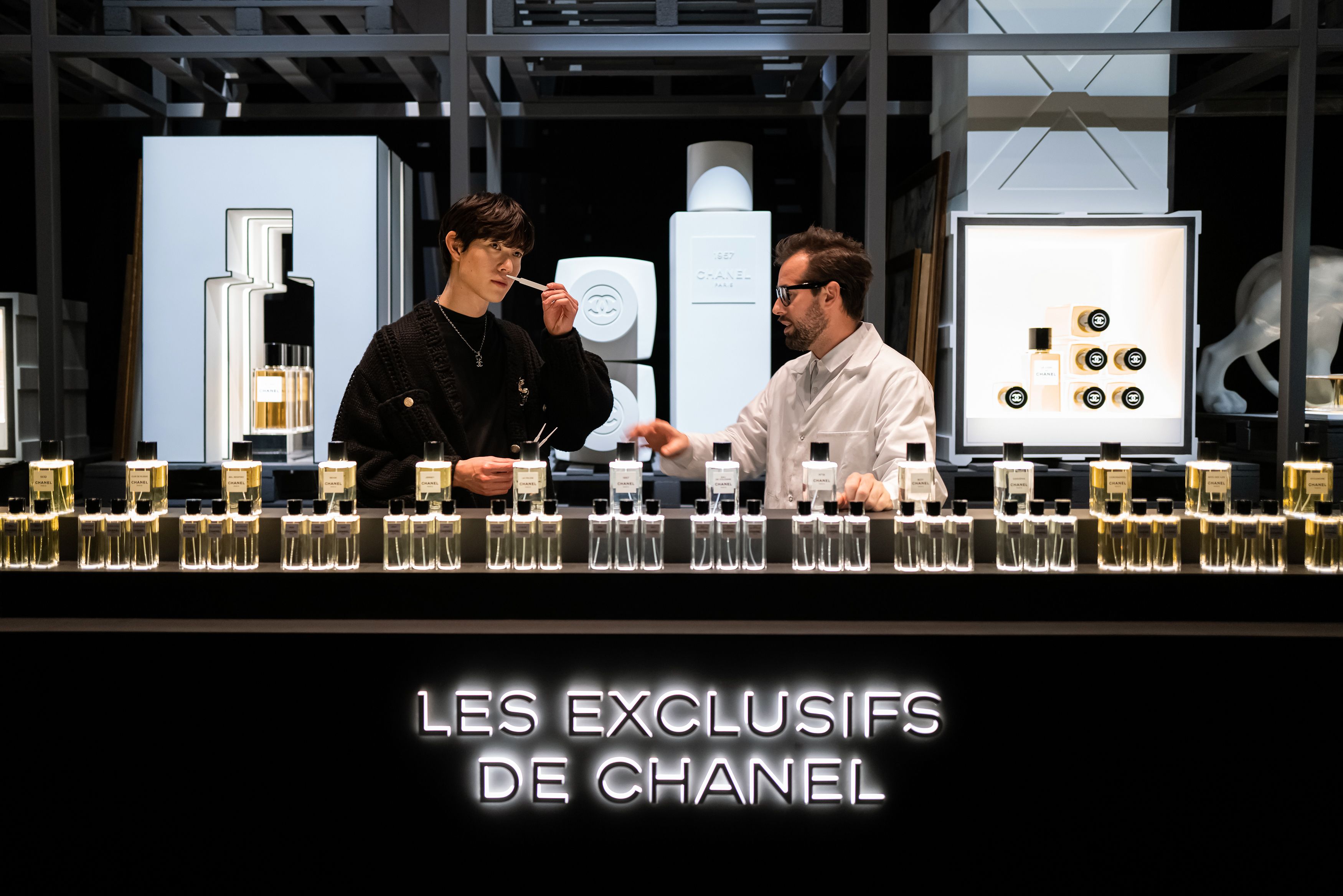 お値下しましたChanel LE GRAND No DE CHANEL パリ限定 お値下しましたChanel LE GRAND No DE CHANEL パリ限定