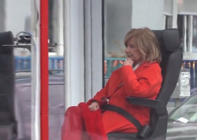 maria teresa campos sentada en su programa la campos movil