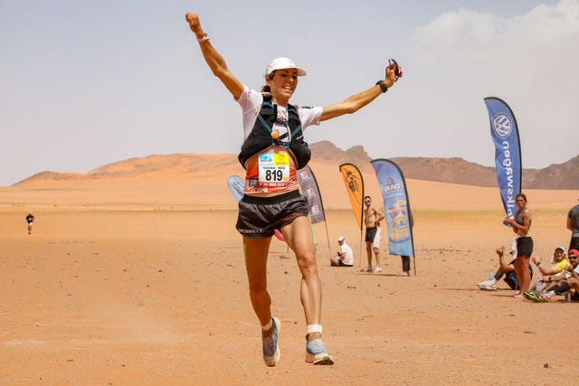 ragna debats en el marathon des sables de marruecos