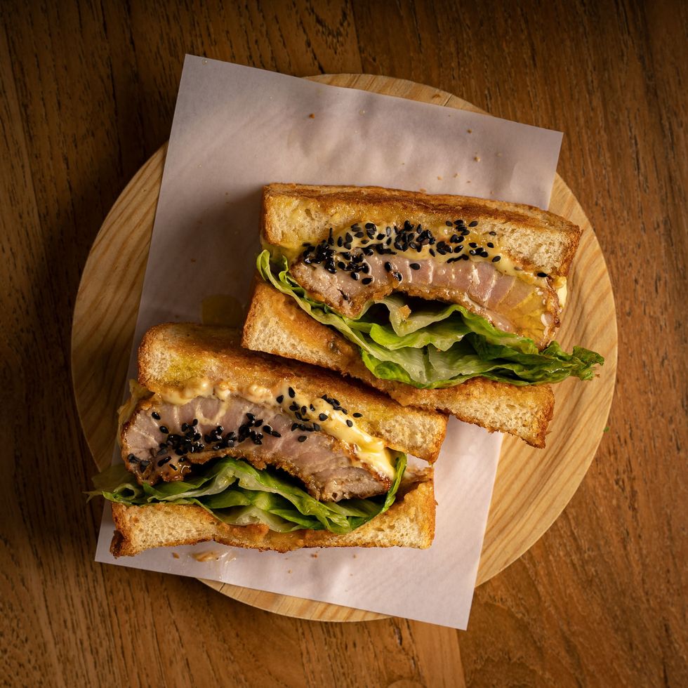 Qué es el katsu sando, el sandwich de moda japonés