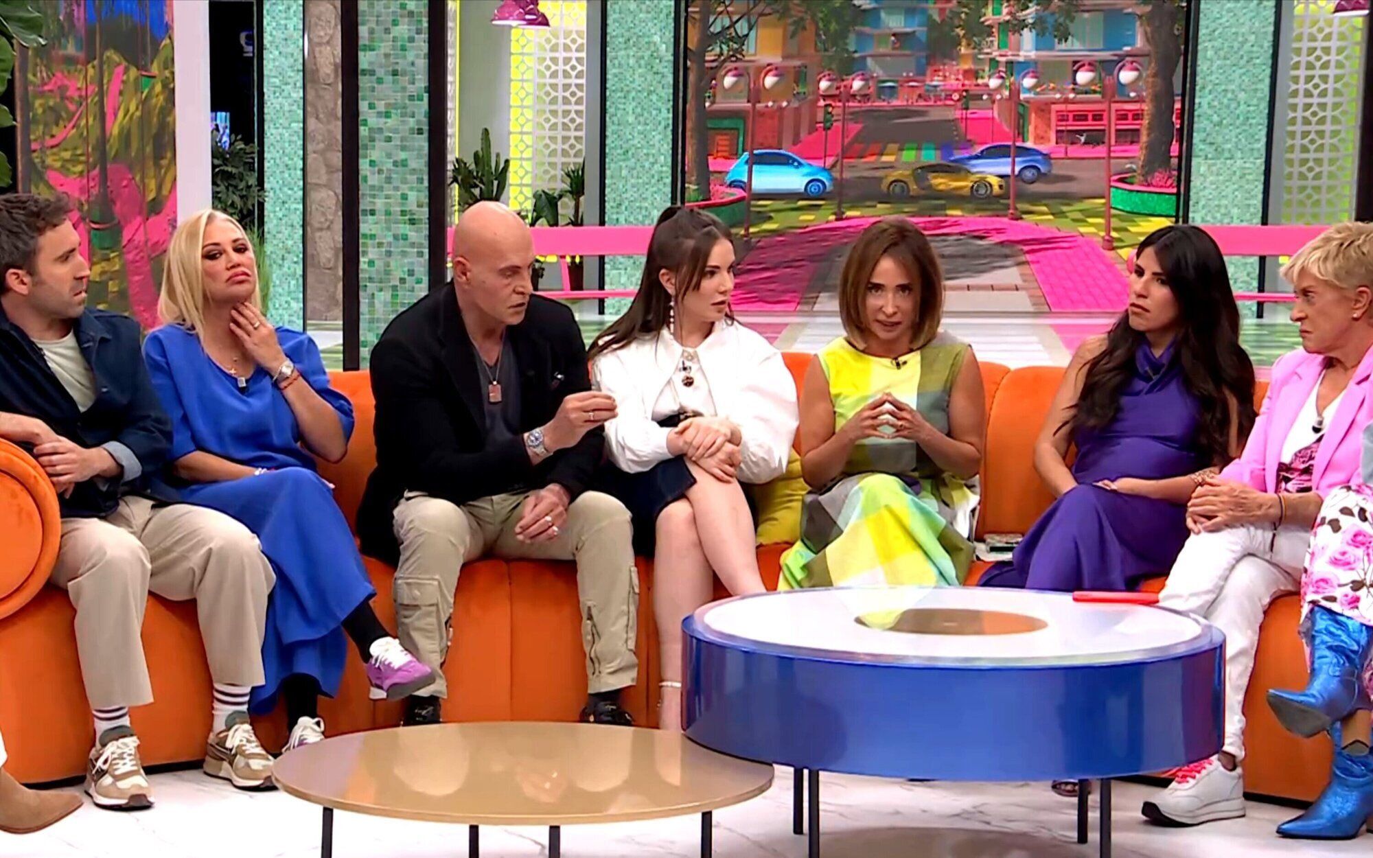 Los planes de TVE para 'La familia de la tele' tras los preocupantes datos  de audiencia