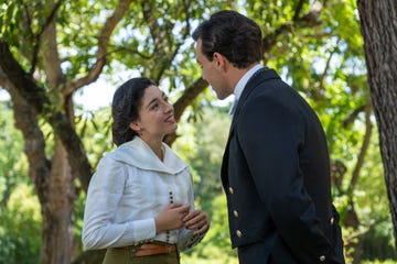 angela y curro en 'la promesa'