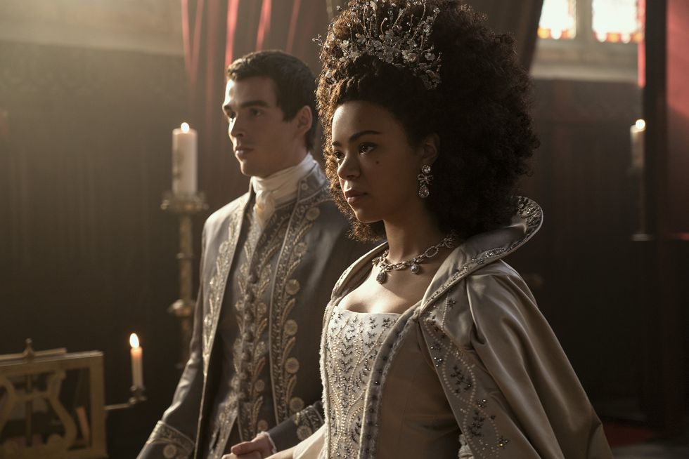 queen charlotte a bridgerton story l to r corey mylchreest as young king george, india amarteifio as young queen charlotte in episode 101 of queen charlotte a bridgerton story cr liam daniel netflix 2023