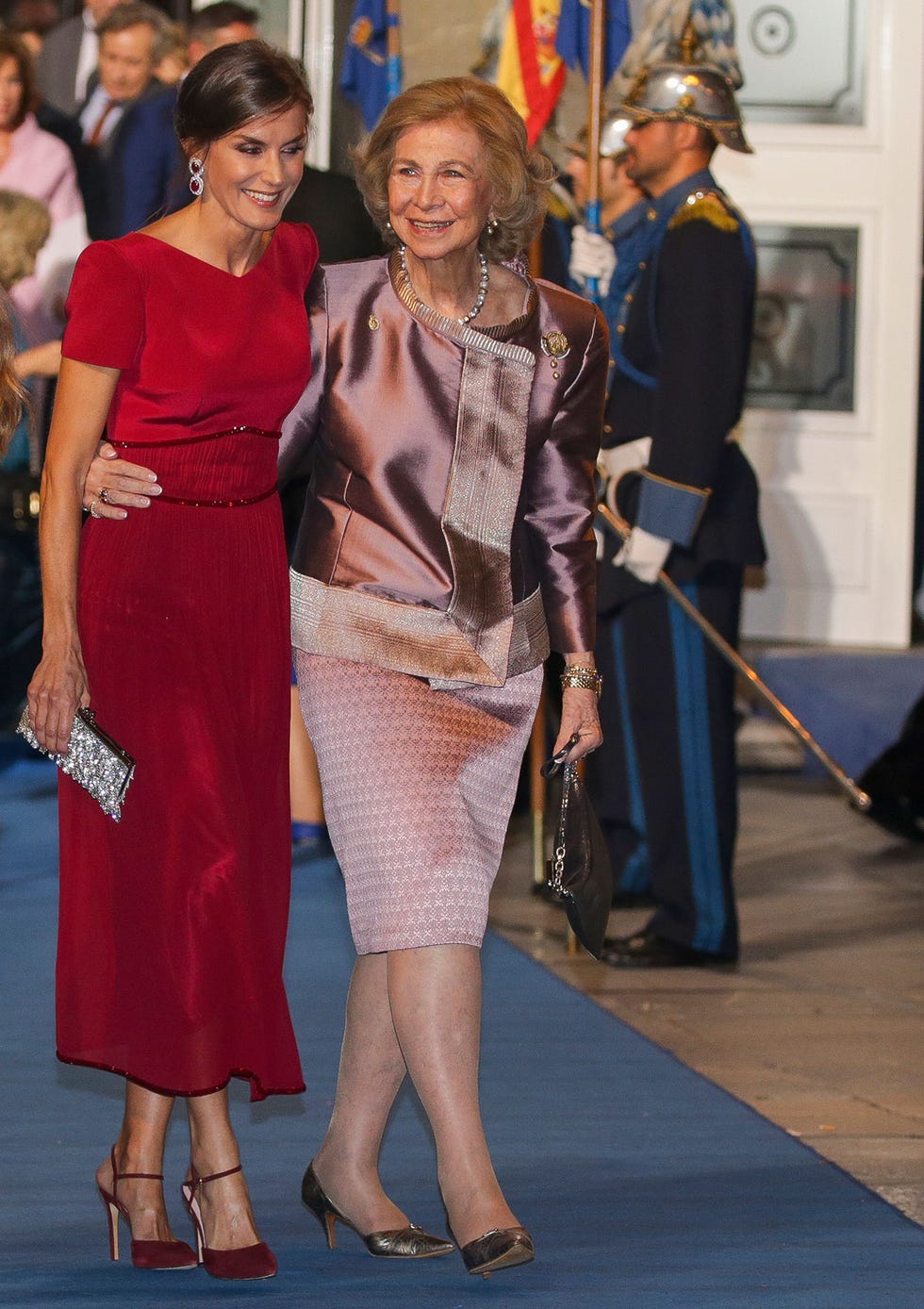 La reina Letizia y la reina Sofía, muy cómplices, durante los premios Princesa de Asturias en octubre de 2019