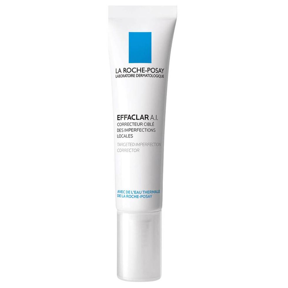 beschrijving
targeted breakout corrector

targets individual blemishes, helping to reduce their appearance and prevent residual marks contains lha's and niacinimide

directions of use

apply to the affected areas morning and evening suitable for use under make up

tolerance 

no parabens
la roche posay follows strict formulations standards
100 hypoallergenic skincare
non comedogenic
high concentration of selected ingredients with thermal spring water
minimal ingredients and fragrance
tested on the sensitive skin

meer details
merk
la roche posay
assortiment
effaclar
ingrediënten
aqua  water, cyclohexasiloxane, isononyl isononanoate, propylene glycol, isohexadecane, niacinamide, peg 100 stearate, glyceryl stearate, cetyl alcohol, argilla  magnesium aluminum silicate, carbomer, sodium hydroxide, capryloyl glycine, capryloyl salicylic acid, citric acid, xanthan gum, acrylates copolymer, salicylic acid, iodopropynyl butylcarbamate, chlorhexidine digluconate, piroctone olamine, parfum  fragrance

volume
15ml
la roche posay effaclar ai breakout corrector