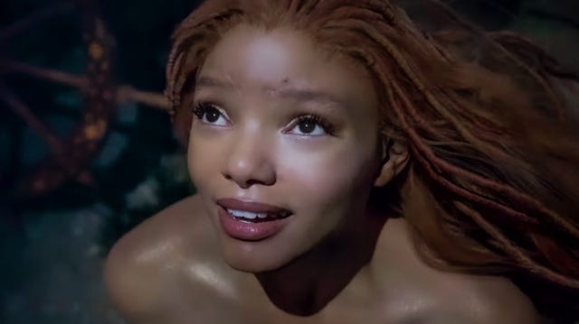 Disney risponde alle polemiche sulla Sirenetta nera: Ariel è solo  fiction, Halle Bailey perfetta