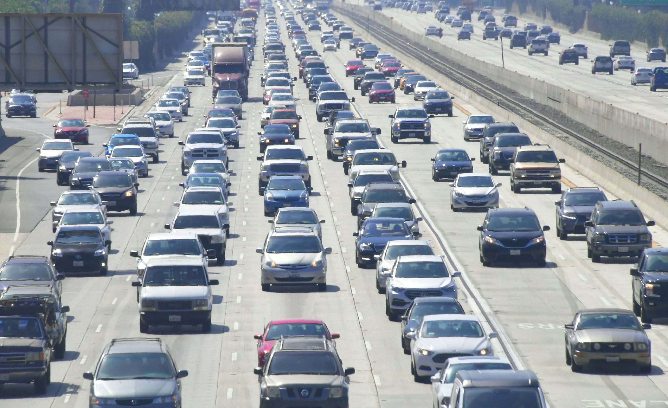 Лос Анджелес трафик. Трафик автотранспорта. Автомобили пробки США.
