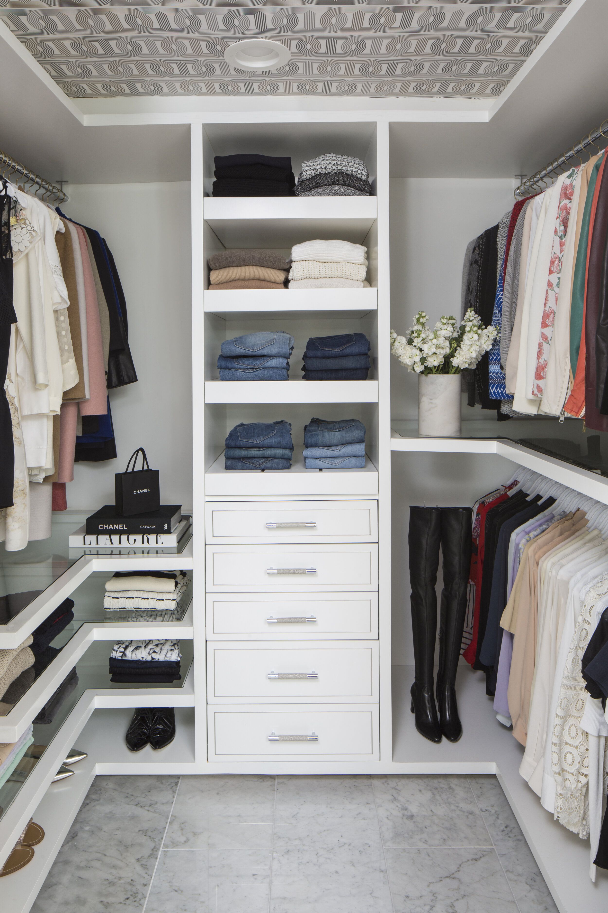 7 Latest Trends in Modern Walk-In Closet Ideas and Designs