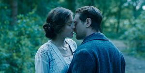 lady chatterley's lover l to r emma corrin as lady chatterley, jack o'connell as oliver mellors in lady chatterley's lover cr courtesy of netflix © 2022