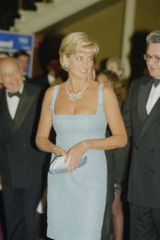 Lo stile di Lady Diana Lady Diana alla performance di Swan Lake, Londra, 1987.