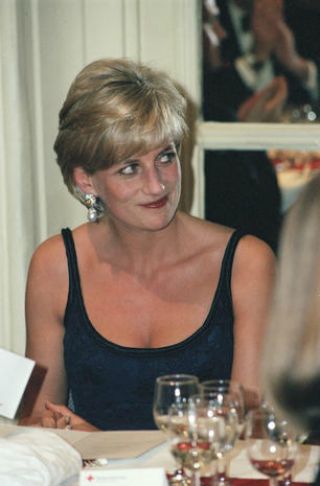 Lo stile di Lady Diana Lady Diana a Londra, 1996.