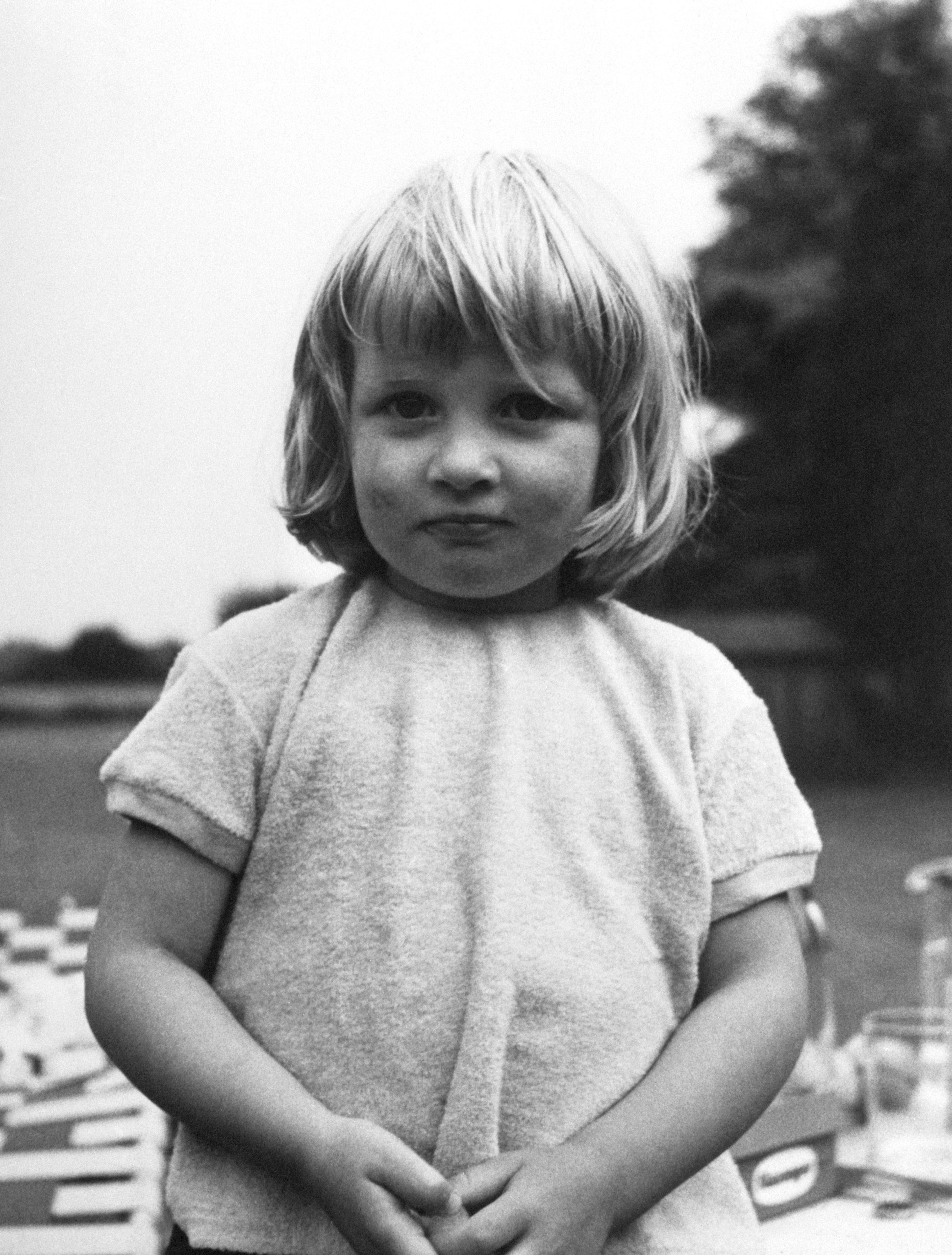 The 23 Best Vintage Photos of Young Princess Diana