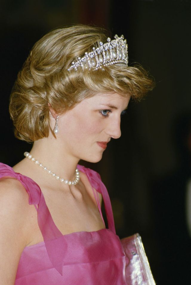 princess diana, wearing a pink victor edelstein gown and the spencer tiara with pearls, attending the opera at la scala, milan, april 1985 photo by jayne finchergetty images