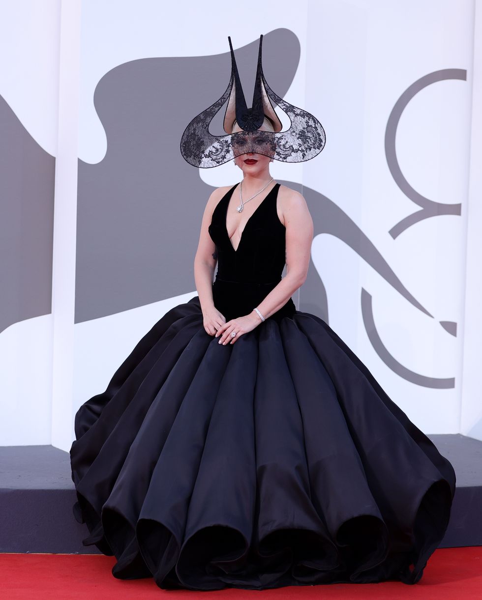 レディー・ガガ直筆サイン入り2Lサイズ写真…Lady Gaga - メルカリ