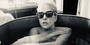 Lady Gaga bathtub nude
