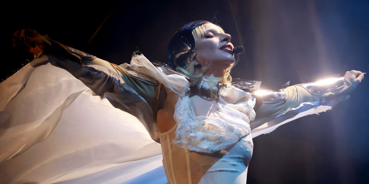 lady-gaga-performs-at-the-